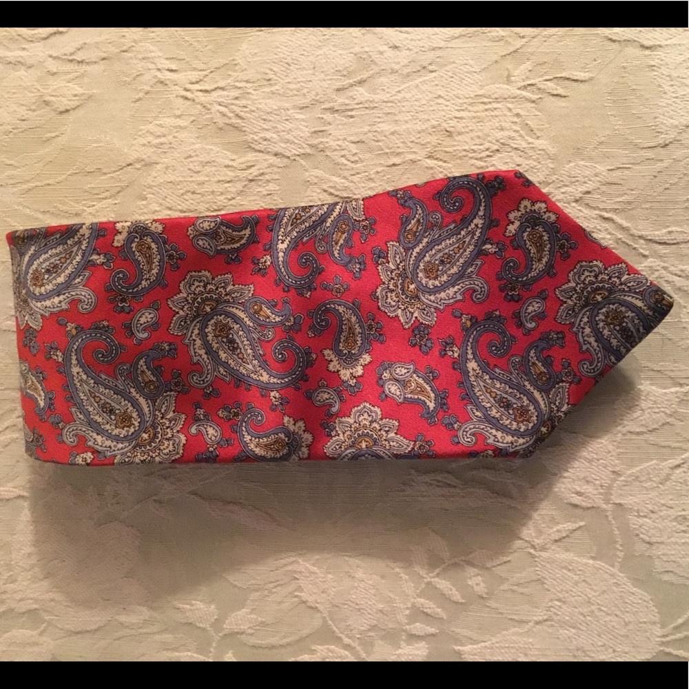 Meeting Street 100% Imported Silk Red Paisley Tie